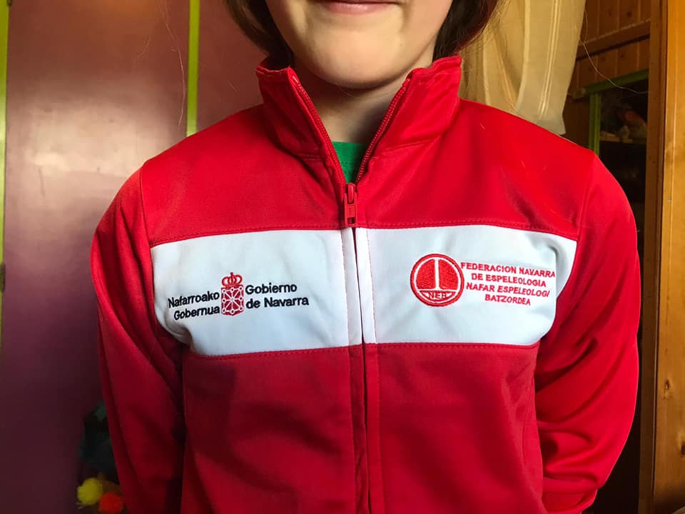 Equipaciones de la Federación Navarra de Espeleología para Sakon Espeleologia Taldea